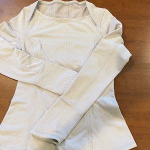 Lulu warm long sleeve grey cross bone pattern cute